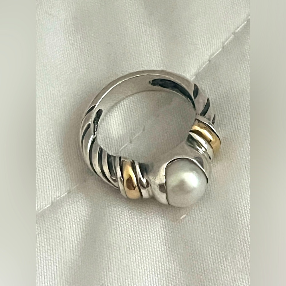 JCG 18k gold with 925 sterling silver and a pearl ring